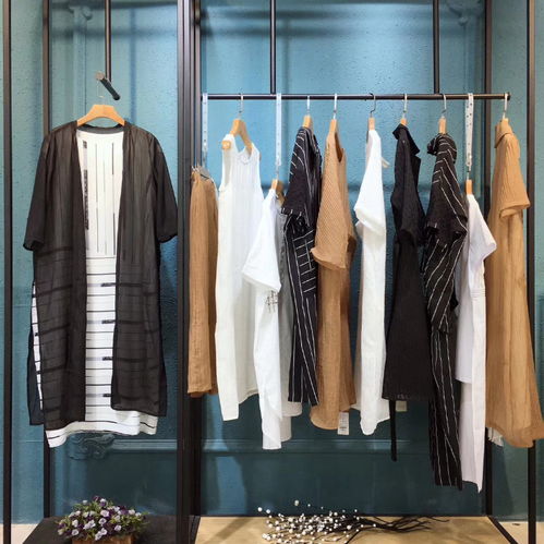 精品特惠，蔓潤秀 杭州一線女裝品牌，夏季折扣與加盟直供的財(cái)富新機(jī)遇